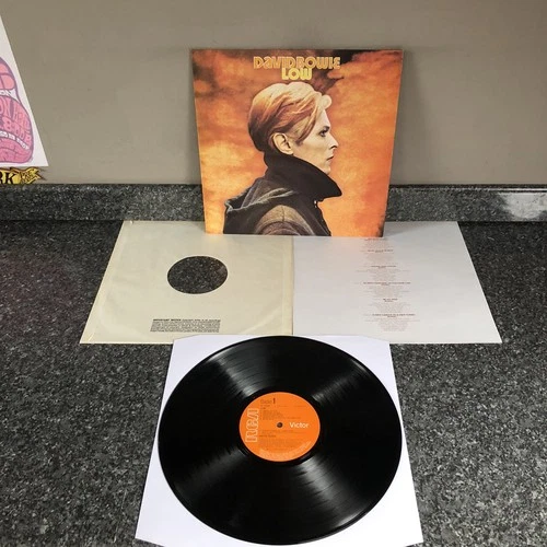 LP VINYL DAVID BOWIE ALBUM LOW RCA PL 12030 UK 1ST PRESS STICKER ON REAR NM-/NM-