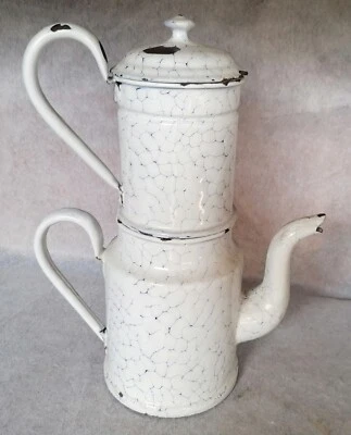 ANCIENNE CAFETIERE 2 ETAGES EMAILLEE MARBREE DE COULEUR BLANCHE LISERE BLEU - Photo 1/4