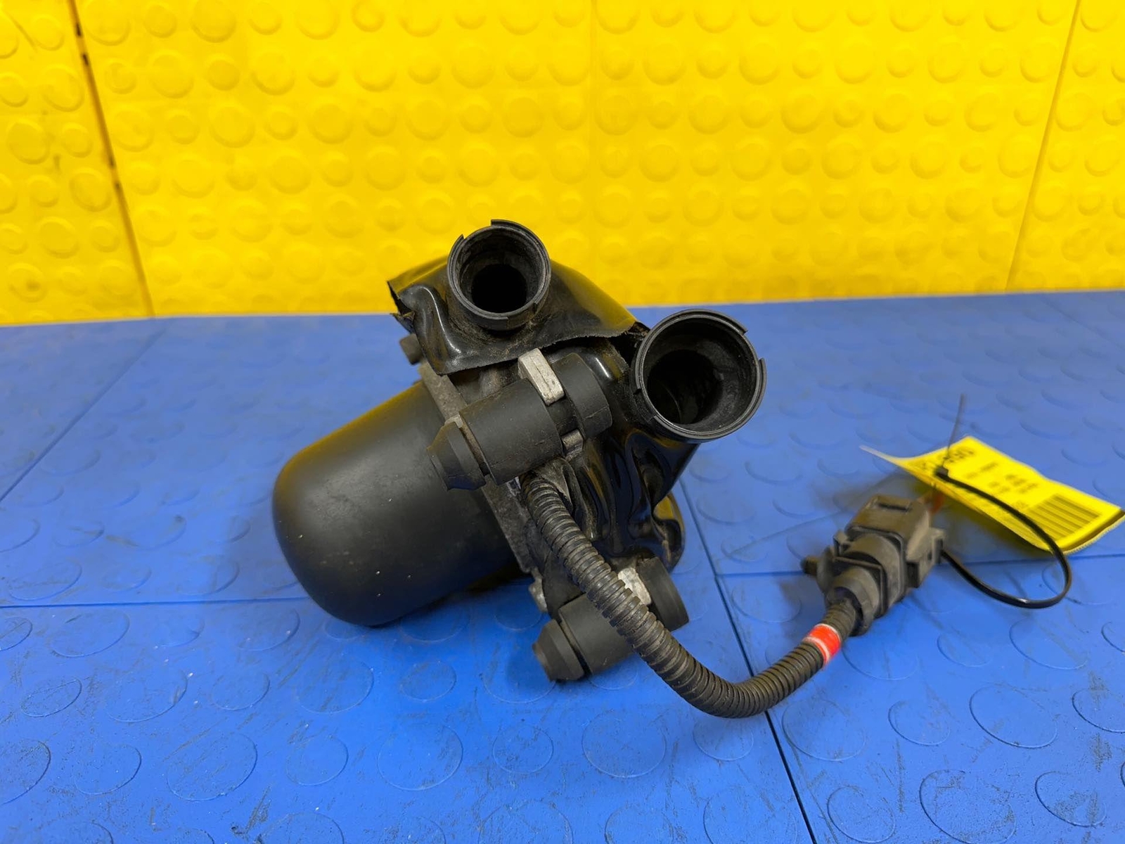 Bentley Continental GT 2006-2008 Secondary air pump P/N 07K959253A