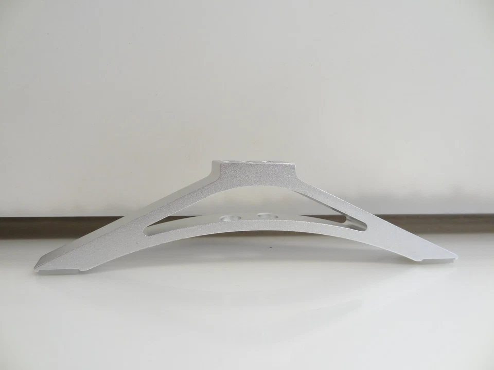 Hitachi 32RZ2 Stand Legs W/Screws - Image 2 of 3