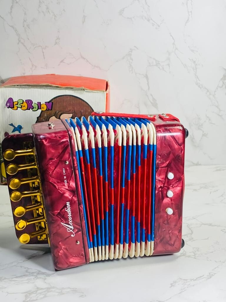 Vintage HERO Accordion Shanghai, China UC 102 Red With Box
