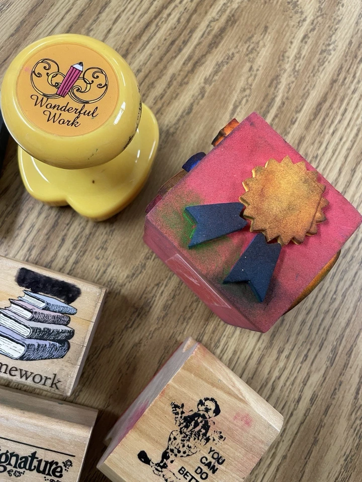 老式混批15张教师橡皮印章木架泡沫立方体小熊维尼 — 第 4/4 张图片