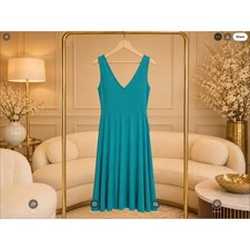 Elie Tahari Julian Dress M Seaweed Green V-neck Front Midi NWT V Neck Resort