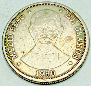 DOMINICAN REPUBLIC 🇩🇴 HALF (½) PESO COIN 1980