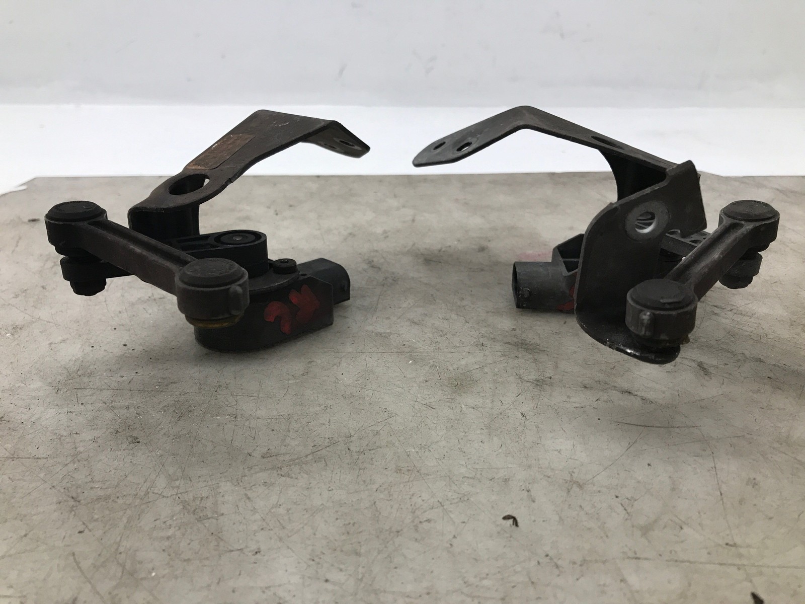 2006-2012 BENTLEY CONTINENTAL LEFT & RIGHT REAR RIDE HEIGHT SENSOR 4E0616571E