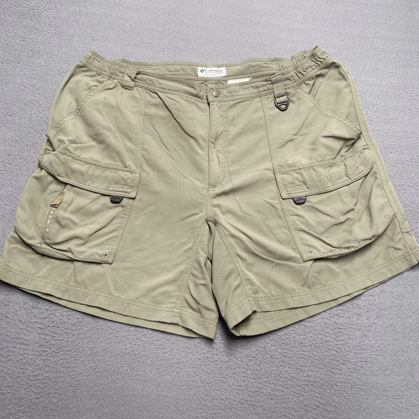 Columbia Shorts Mens 42 Green Cargo Canvas Omni-Dry Relaxed Fit 9 In Pockets
