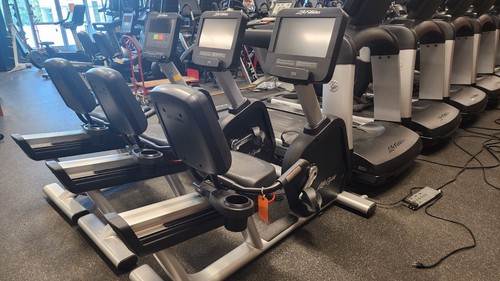 Life Fitness Integrity Lifecycle Recumbent Exercise Bike with SE3 HD Console - Picture 2 of 5