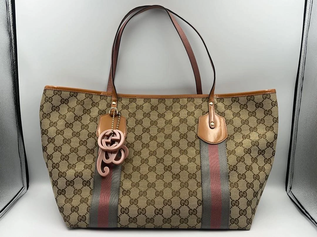 Sac fourre tout Gucci avec breloque toile Sherry Line Gg m2_0410