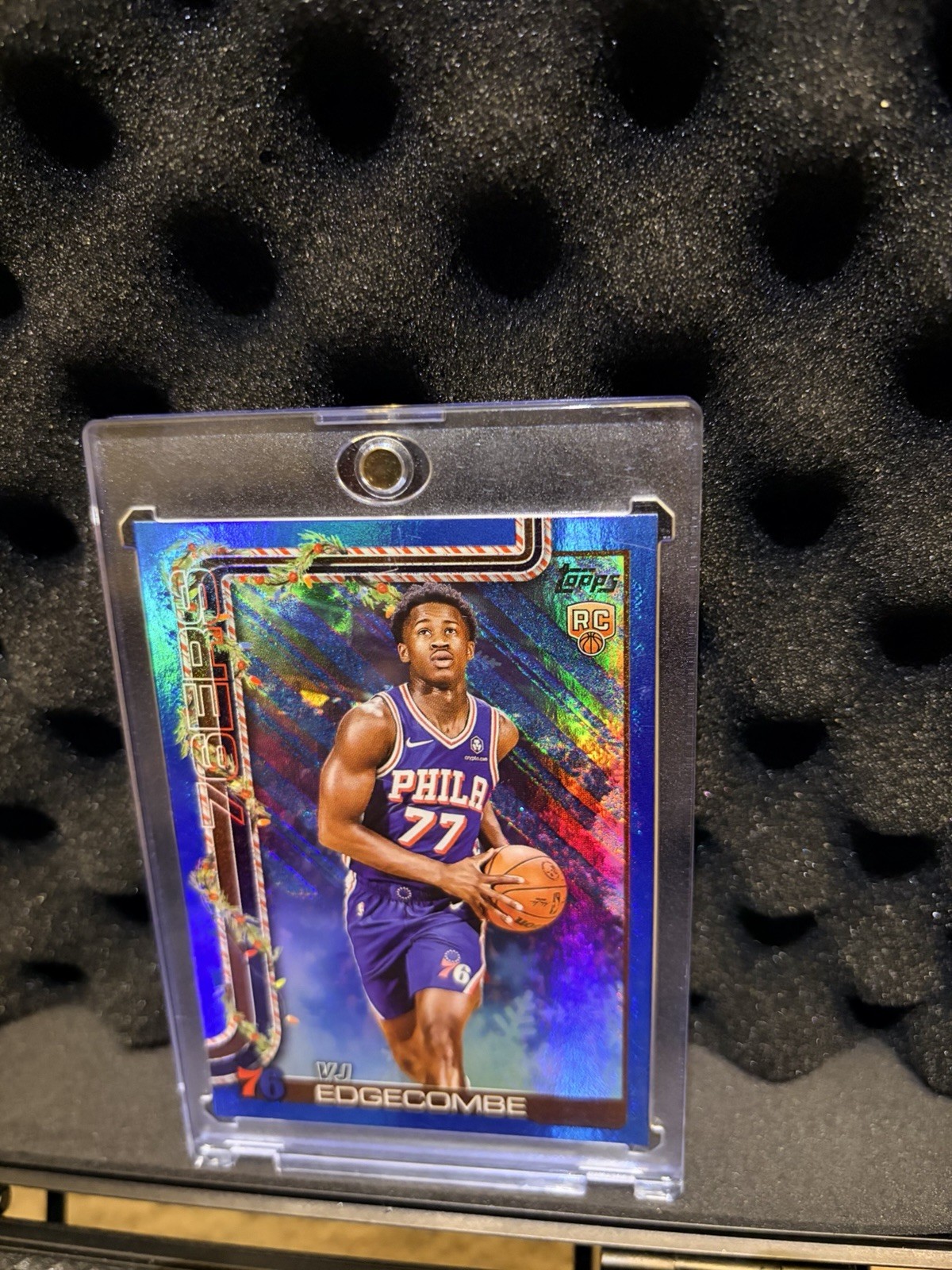 2025-26 Topps Holiday VJ Edgecombe Blue Metallic Foil Glitter RC #H163 SP