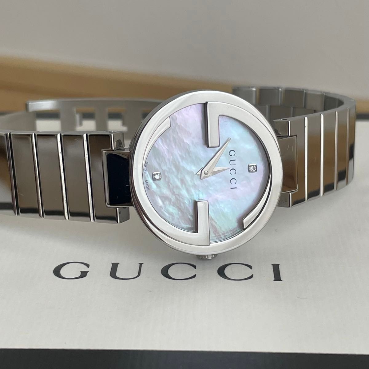 extremely beautiful GUCCI interlocking diamond wa… - image 4