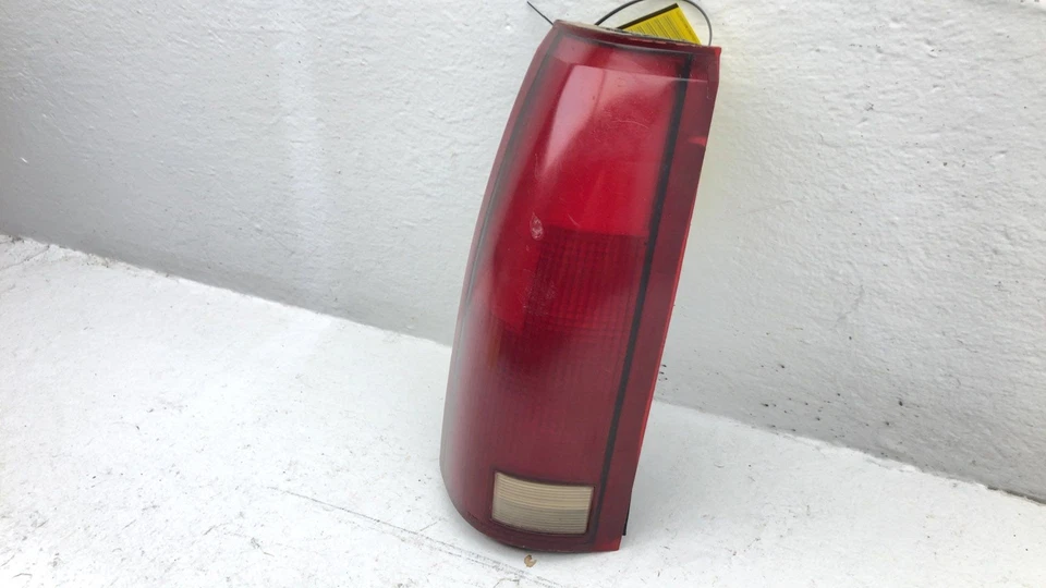 Luz trasera izquierda conductor GMC Sierra 2500 1988-2000 OEM 05976897 Foto 3 de 4