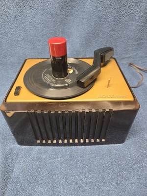 Vintage 1950 RCA Victor 45 RPM Record Player w/ Auto Changer Model