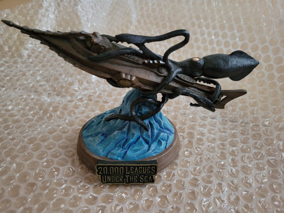 Disney - ディズニー　20,000 Leagues Under the Sea フィギュア Disney 20,000 Leagues Under The Sea Nautilus figure With