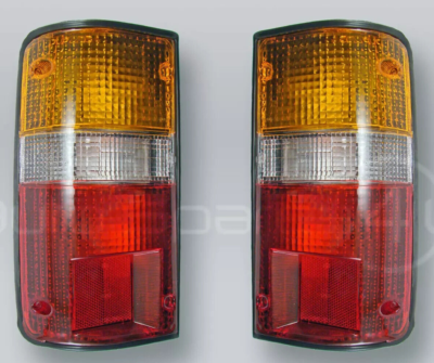 トヨタハイラックス1989〜1995年テールランプ左右セット Rear Tail Lights Rear Lamps PAIR fits 1989-1995 TOYOTA Hilux