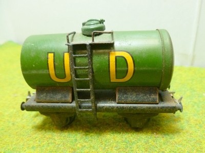 Lot 4356 - TRIX TWIN RAILWAY; a vintage part train set