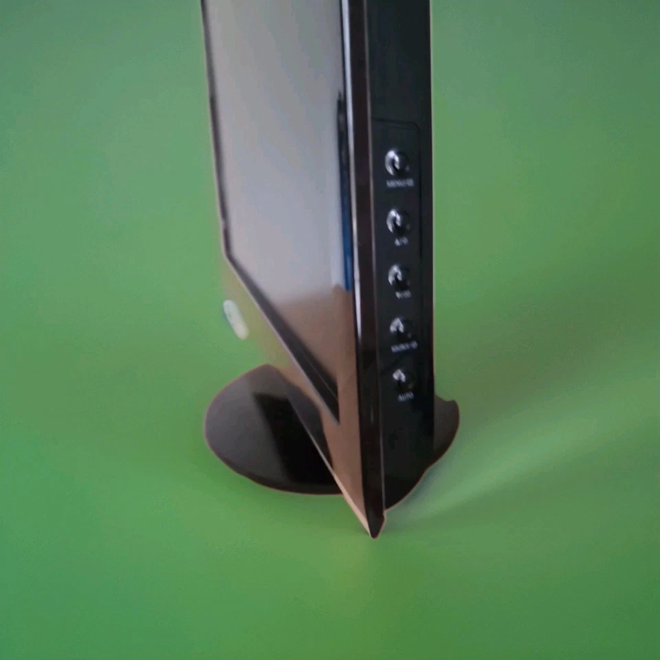 Samsung T220 SyncMaster 22"Monitor Spares Or Repairs Won't Power On - Image 2 of 4