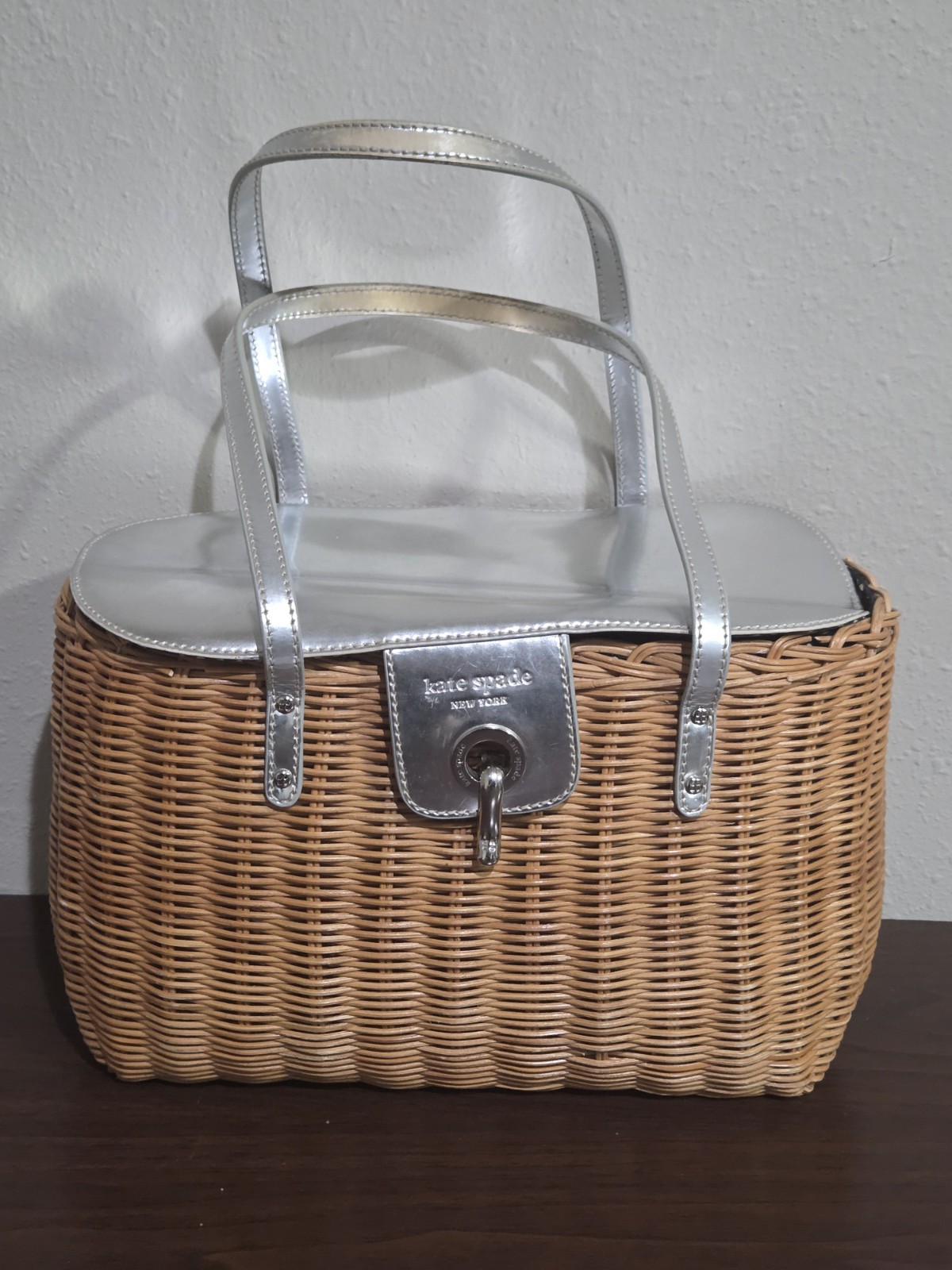 Kate spade basket bag wicker lined striped brown beige women