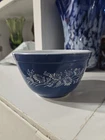 Vintage Pyrex Colonial Mist #401 Mixing Bowl Blue Bowl White Daisies 750ml, 28