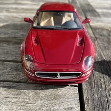 Bburago Maserati 3200 GT 1998 1:18 Rot (7667)