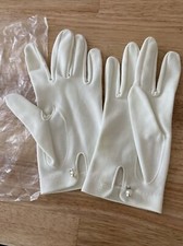 Vintage Ivory Short Gloves Small Clean Used Pretty Pearl Closure