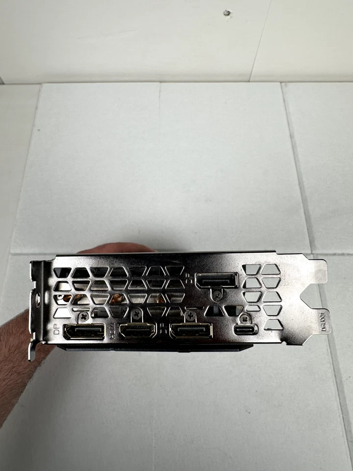 GIGABYTE RTX 2080 Ti 11GB GPU FOR PARTS- ARTIFACTING - Image 4 of 4