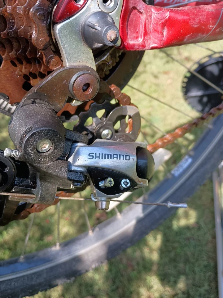 Bicicleta de montaña FUJI 4.0 NEVADA - Cuadro de 17 pulgadas - Manitou - Shimano 21 velocidades Foto 4 de 4