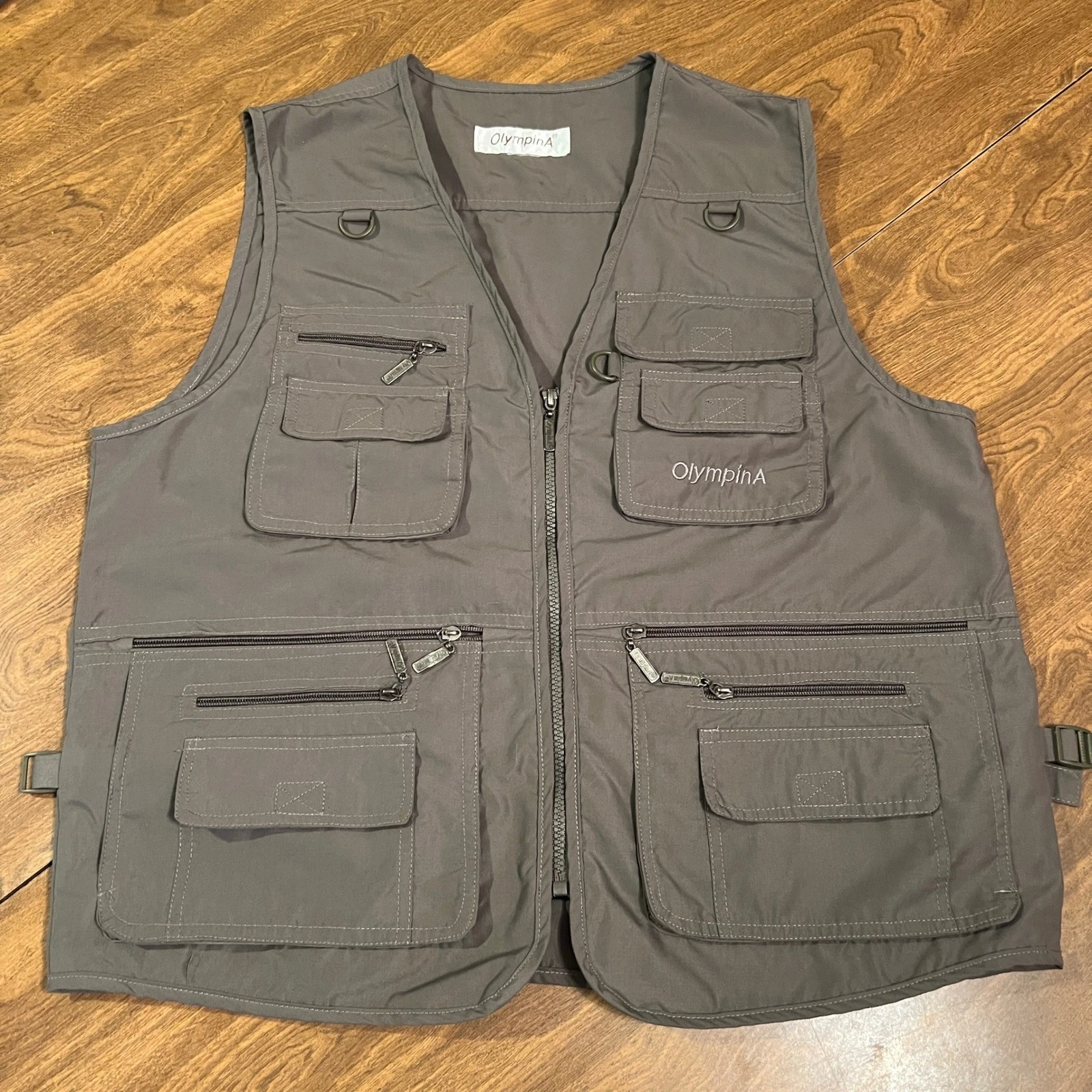 OlympinA Mens Multi-Pocket Utility Fishing Photography Camping Outdoors Vest
Opens in a new window o