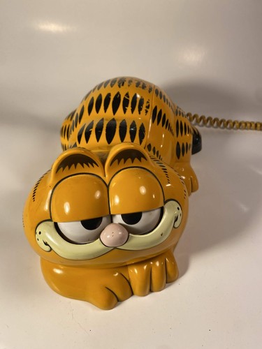 TYCO Garfield Landline Telephone Vintage 1980'S eyes dont close fully