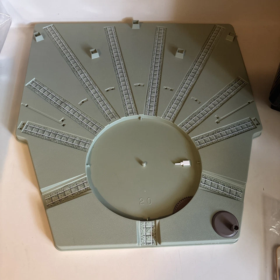 Conjunto de peças toca-discos ERTL Thomas the Tank Engine & Friends série trilho dourado - Imagem 3 de 4