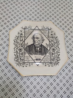 Nestle and Huntsman achteckige Gedenktafel Abdeckung 1834 -1886 Gladstone