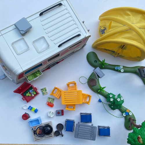 Playmobil Camping Caravan Play Set Summer Fun with Accessories Incomplete - Picture 2 of 17