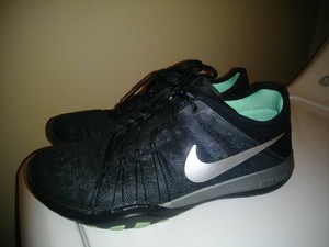 nike free tr 6 metallic women's training shoe