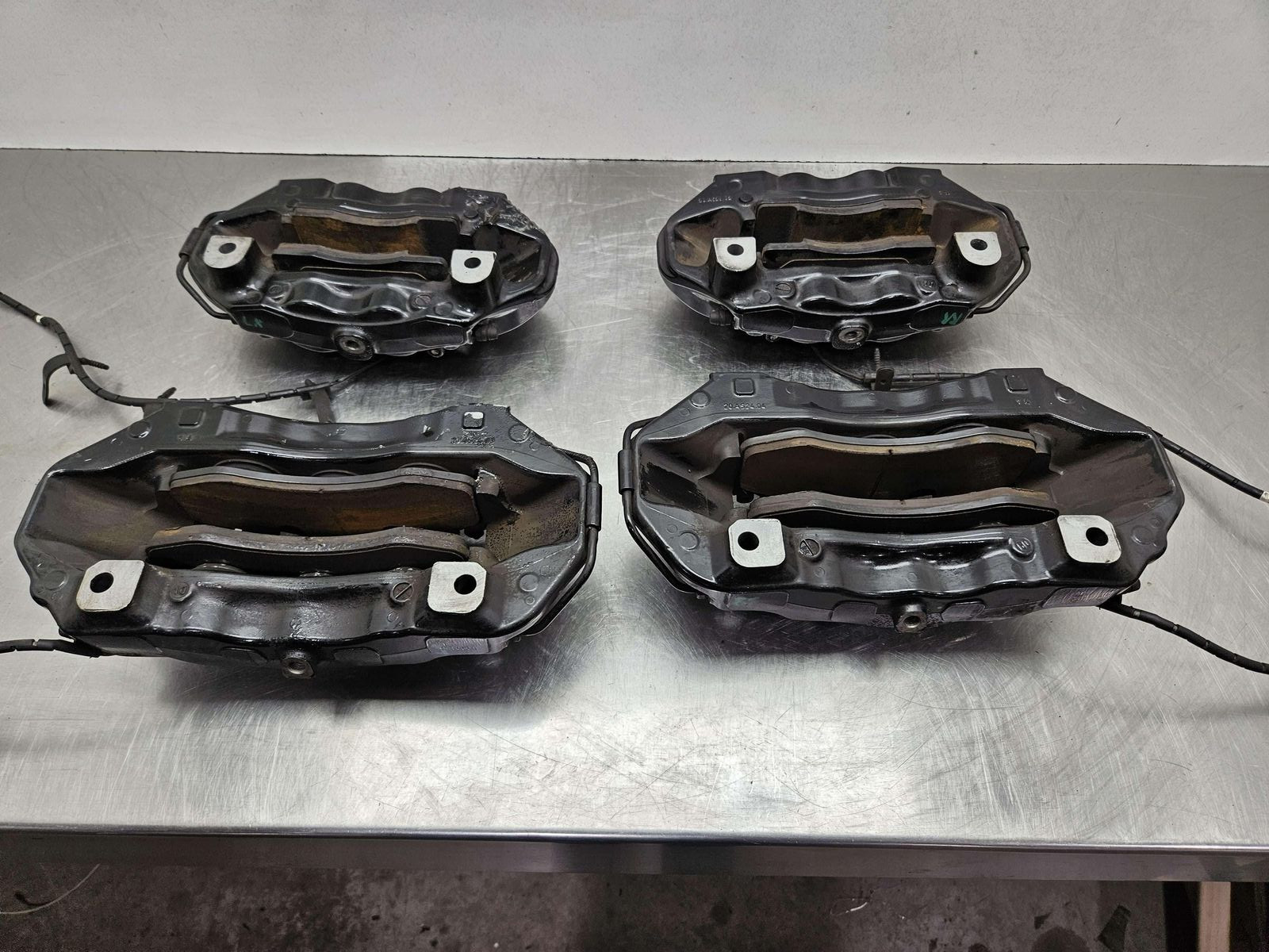 2010 Aston Martin Rapide Complete OEM Set of 4 Brake Calipers Brembo 39k Miles