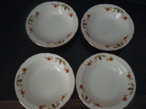 SET OF 4 HALL SUPERIOR QUALITY KITCHENWARE BERRY BOWLS 5" RD- GOOD USED COND - Picture 2 of 3