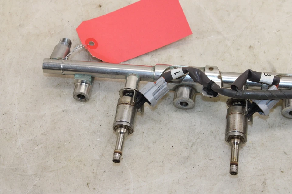 Riel de inyección de combustible derecho Infiniti Q60 2017-2019 3,0 L OEM JF83 Foto 3 de 4