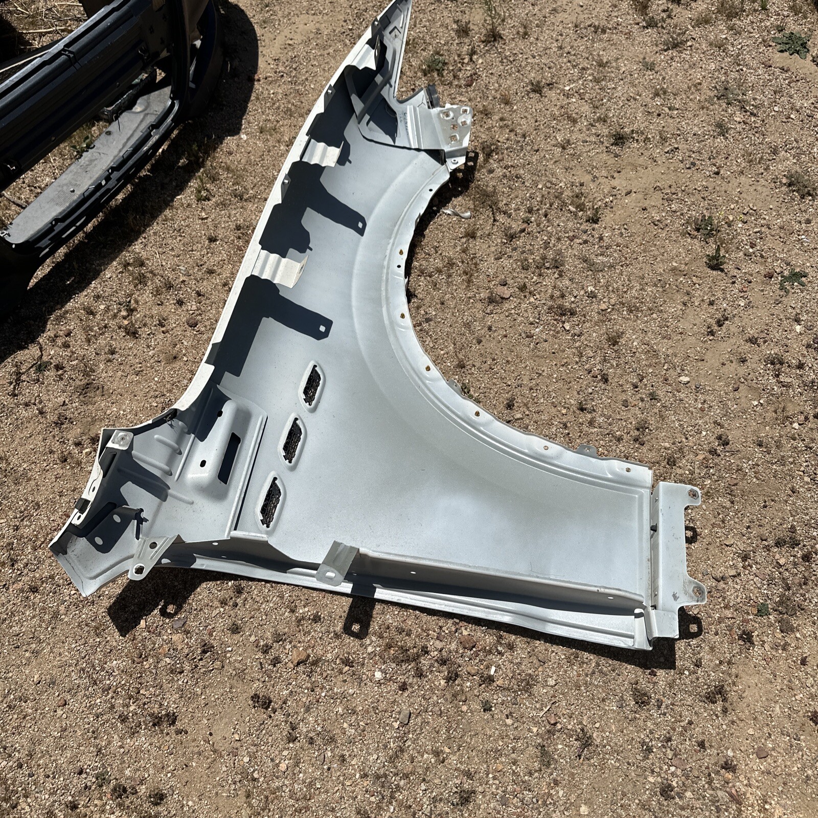 17-23 Levante White Painted Front Driver Side Left LH Fender OEM Pick Up Only
