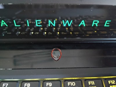 ALIENWARE 17 R4: i7-7700HQ @ 2.8, 32 GB DDR4 RAM,  1.512 TB SSD & HDD
