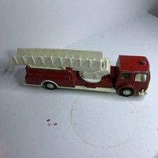 Vintage Metal 1970 Tootsie Fire Truck With Plastic Rotating Ladder CHIPPED STEP