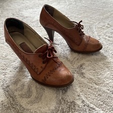 Vintage 1970 s Flings By Kinney Women s Leather Shoes Laces Wood Heels Size 7.5