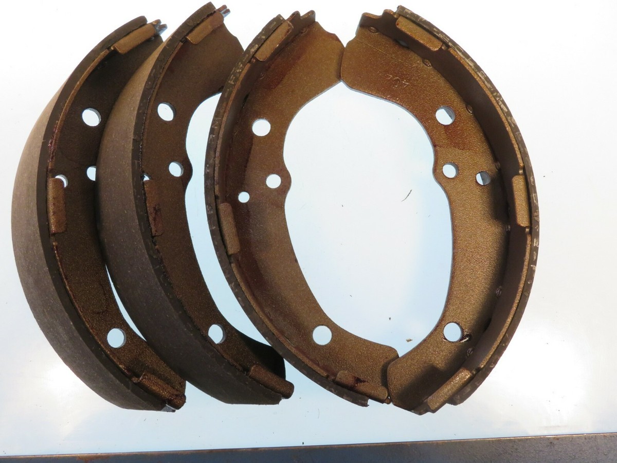 Front Brake Shoe Set Fits Toyota HiLux Pickup 1972-1975 10235
