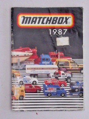 MATCHBOX 1987 KATALOG VERNÜNFTIGER ZUSTAND MIT PREISRESTEN AUFKLEBER  