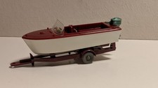 Wiking Motorboot weiß rotbraun ohne Halterung 1963–1967 GK 95/1 auf Anhänger