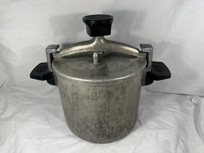 #ad Vintage Wear Ever Aluminum Chicken Bucket 9000 Pressure Fryer Pot As Is $69.25