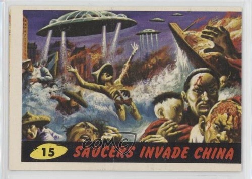1962 Topps Mars Attacks #15 Saucers Invade China — Raw
