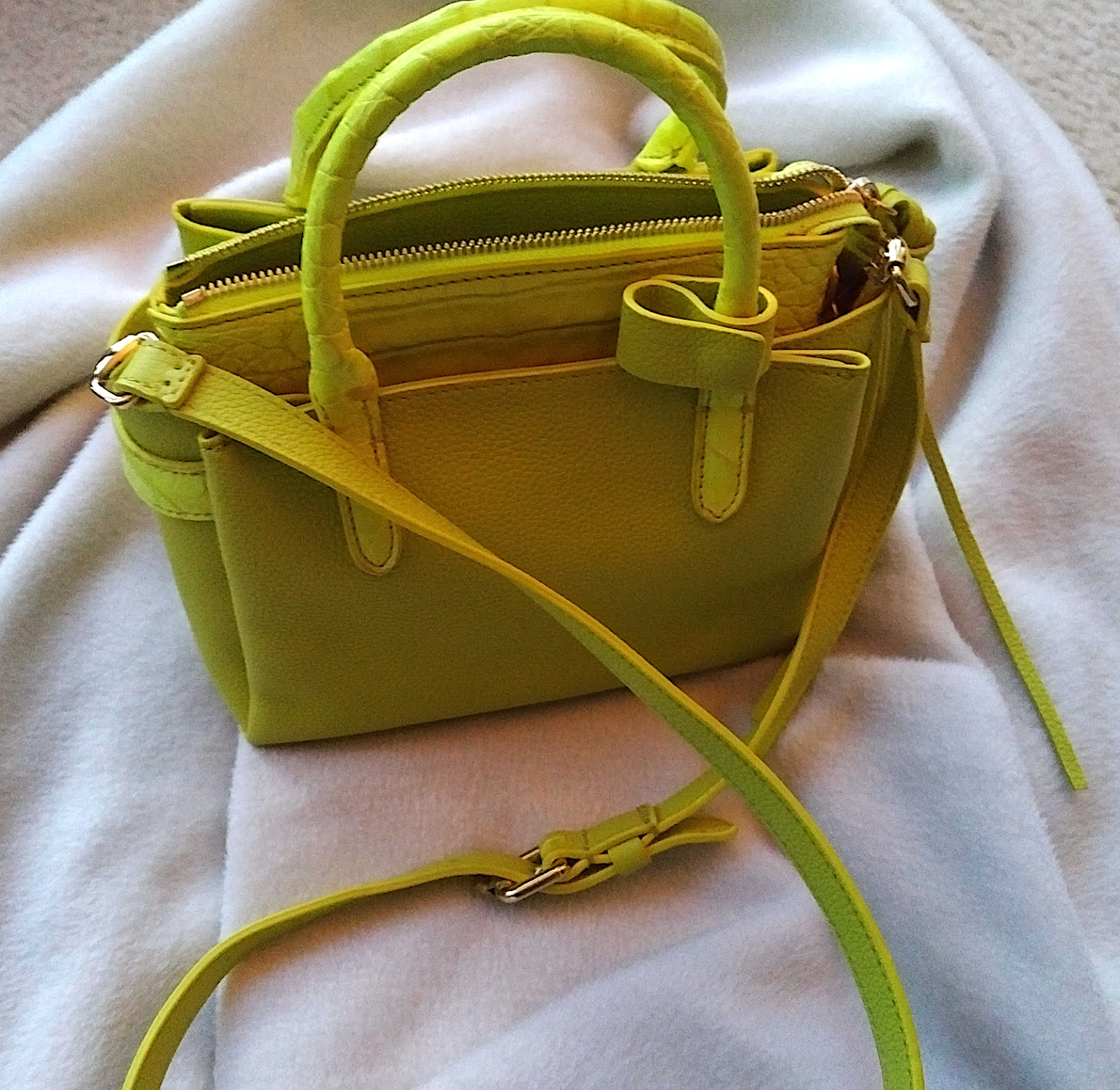 Bag Nancy Gonzalez mini leather python green cros… - image 1