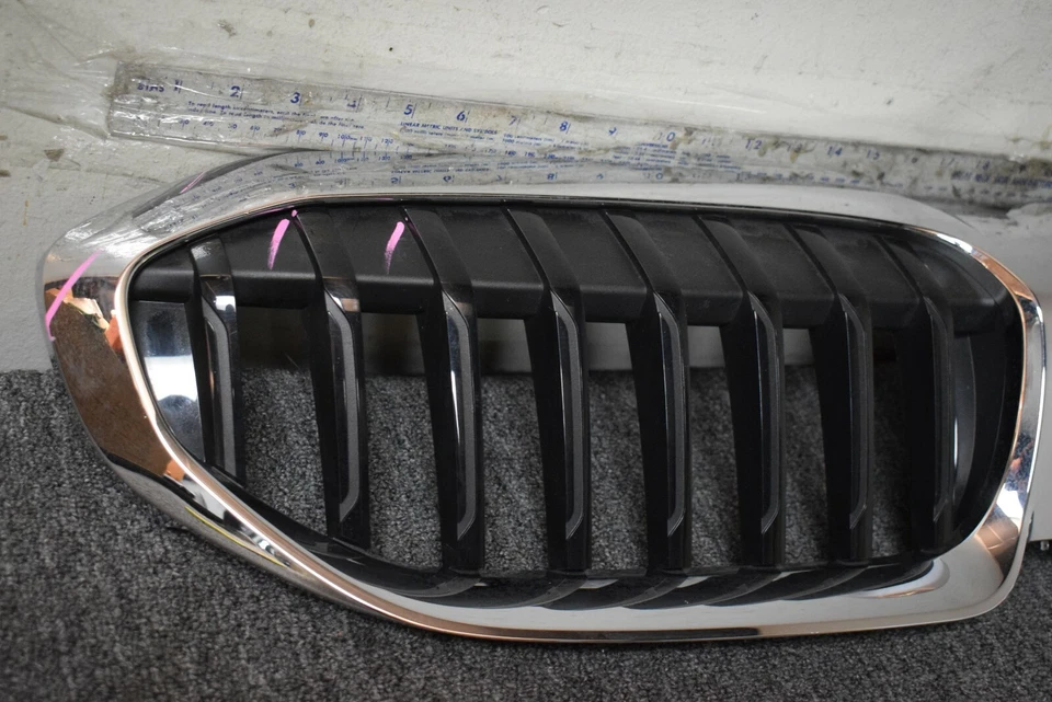 Оригинальная передняя решетка для BMW 3 серии M3 340i 2019-2021 годов выпуска  - Изображение 2 из 4