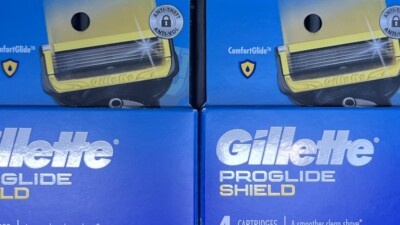 Gillette ProGlide Shield Razor Blades Refill 4 Cartridges, NEW FREE SHIP_6147