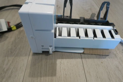 Genuine OEM GE Refrigerator Ice Maker WR30X10093