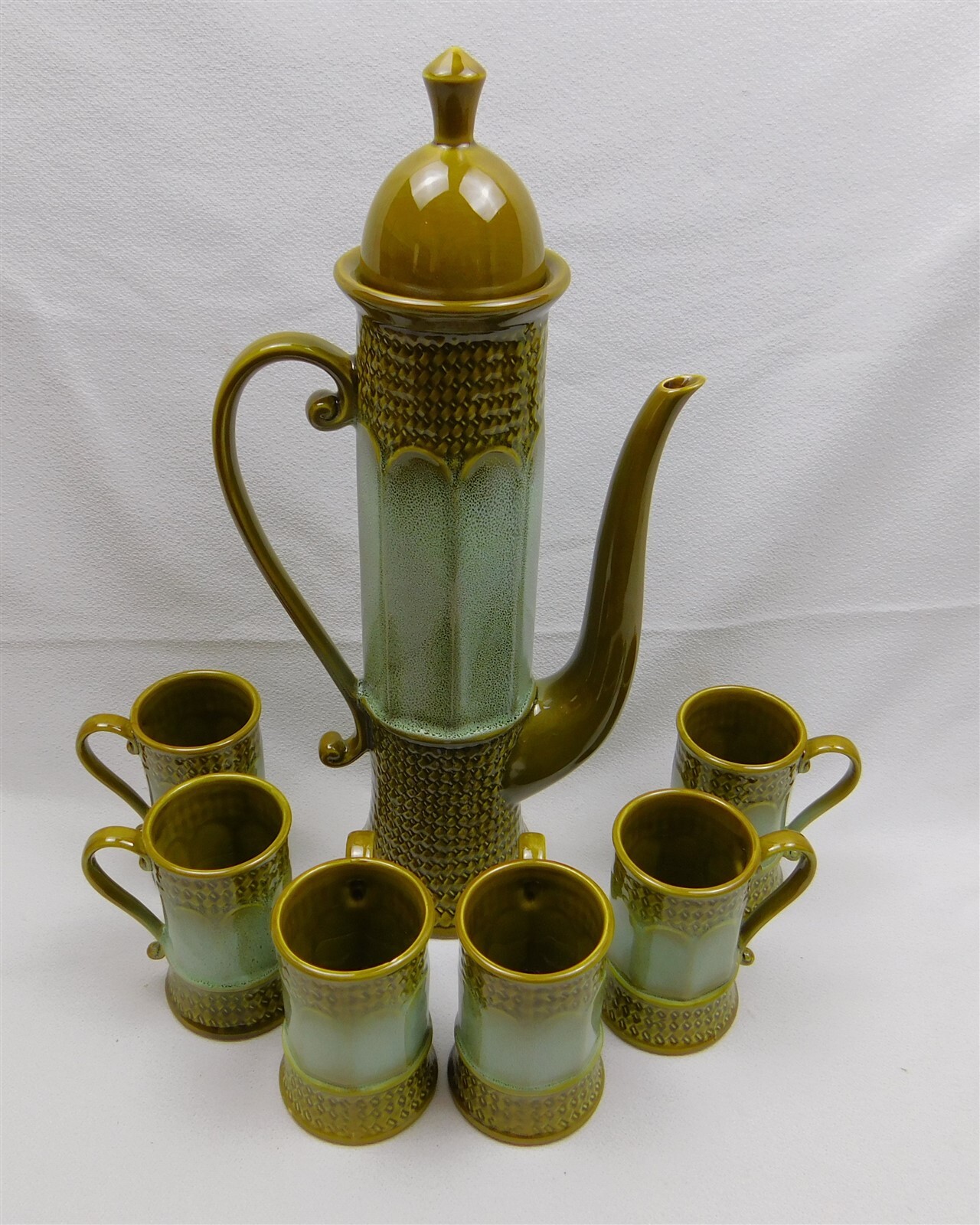 Set 6 Cups & Tall Urn W/lid Green Gold Mcm Woven