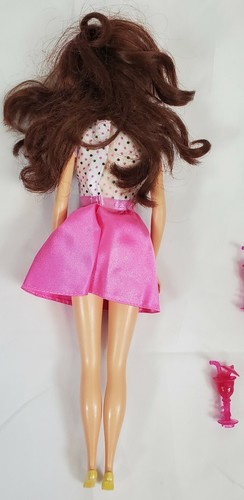 Barbie Doll Teresa Doll with Drinks Mattel 2011 - Picture 4 of 5
